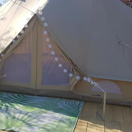 Boheme Glamping Experience 3* Berson