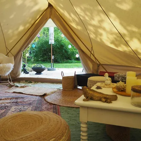 Boheme Glamping Experience Couette-café *