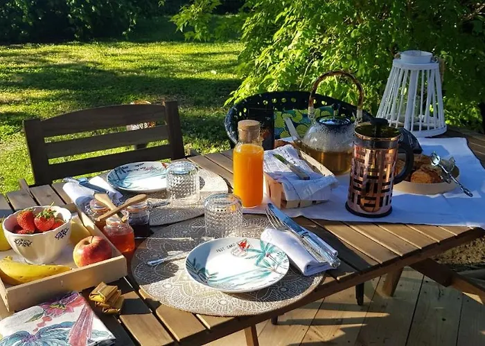 Boheme Glamping Experience לינה וארוחת בוקר 3*