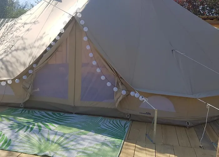 Boheme Glamping Experience 3* Berson