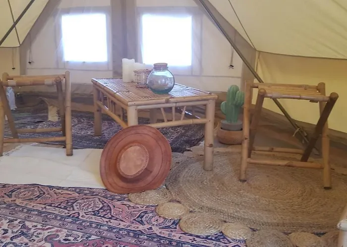 לינה וארוחת בוקר Boheme Glamping Experience 3*