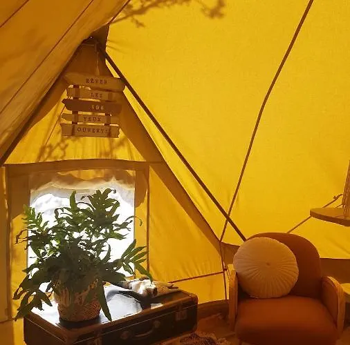 Boheme Glamping Experience לינה וארוחת בוקר