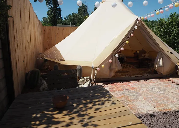 לינה וארוחת בוקר Boheme Glamping Experience